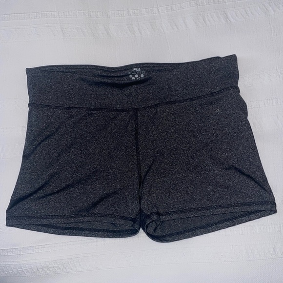 🩶FILA Athletic Shorts Women’s size Large - Picture 1 of 8